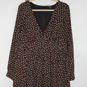 Black/Red/White Long Sleeve V-Neck Dress